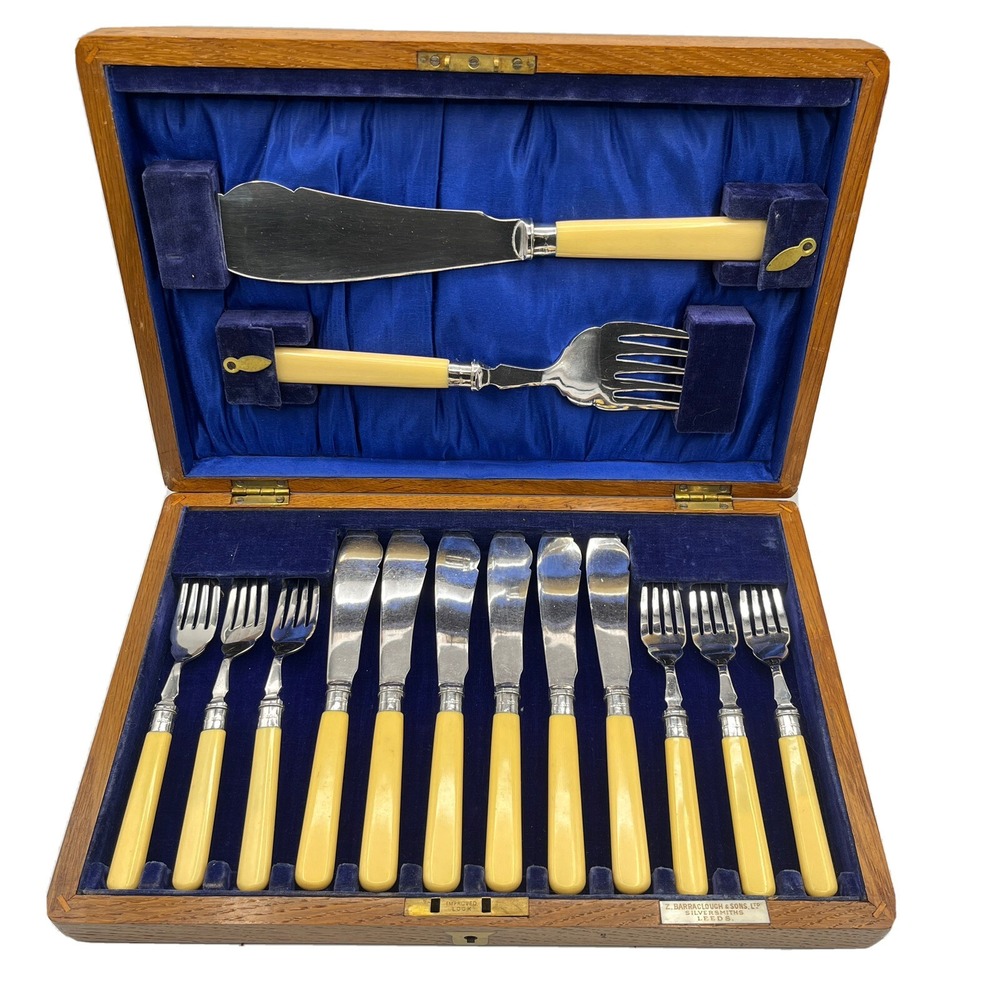 Z. Barraclough & Sons Ltd Silversmiths Leeds Silver Fish Serving Set In Oak Case